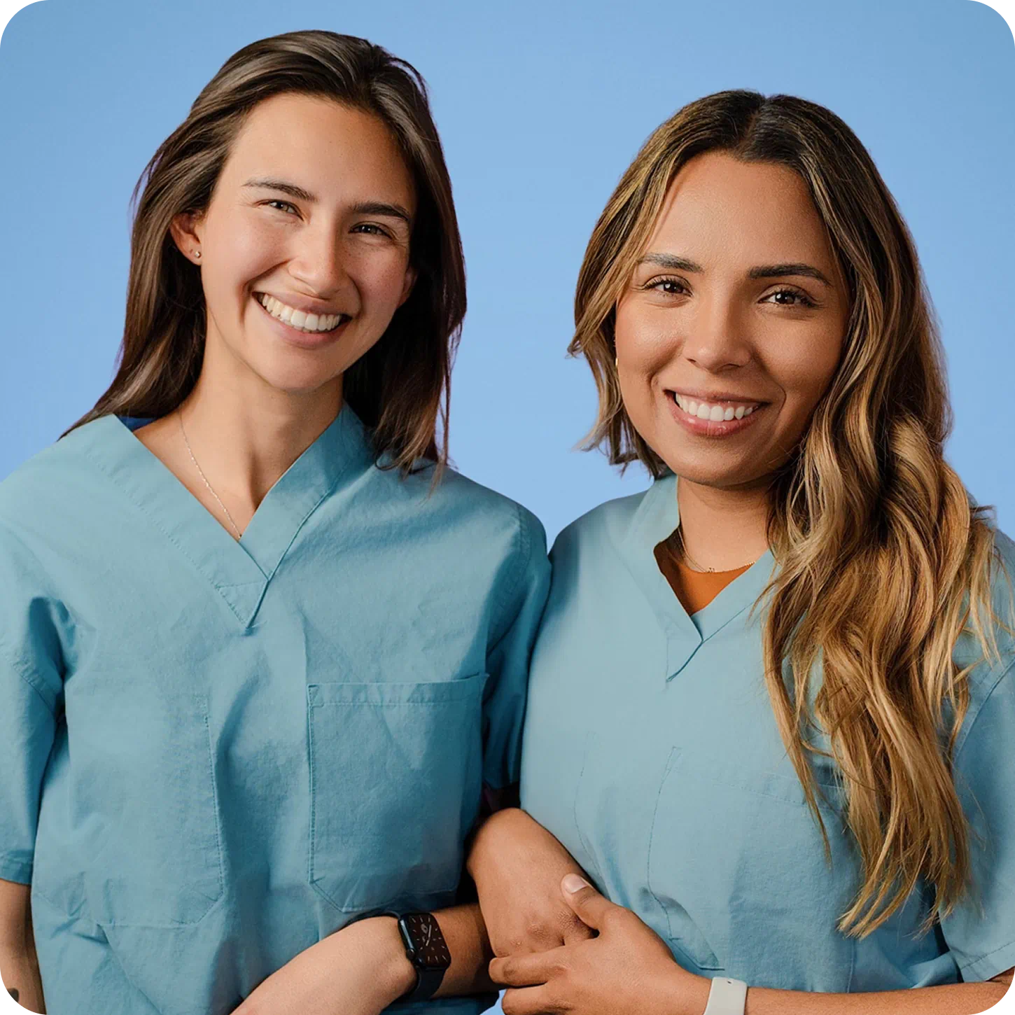 A portrait of Mireya Tabor and Mariana Montes
